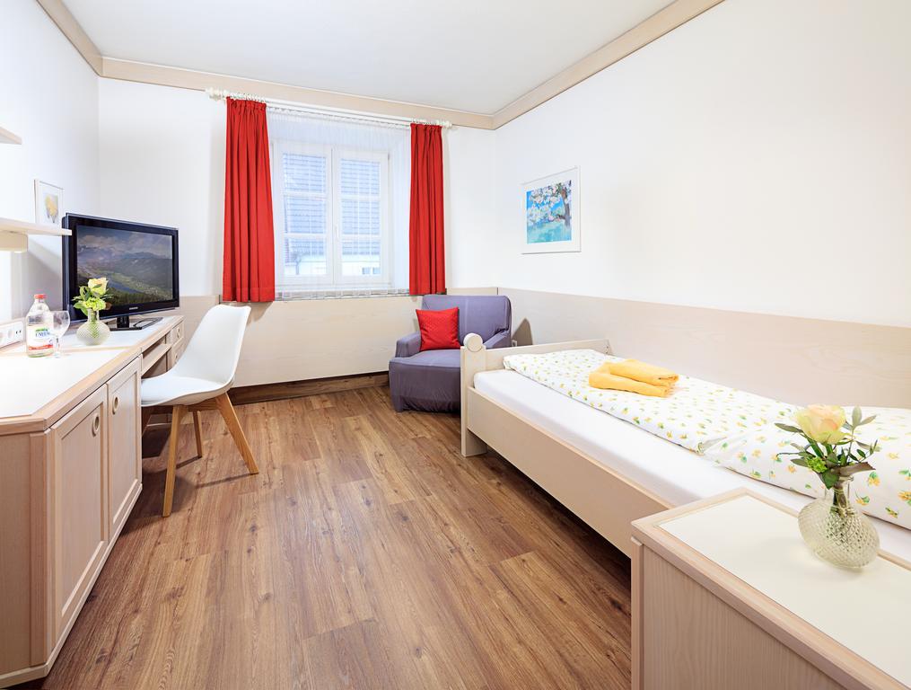 Hotel Garni Zur Laute Mindelheim Exteriör bild